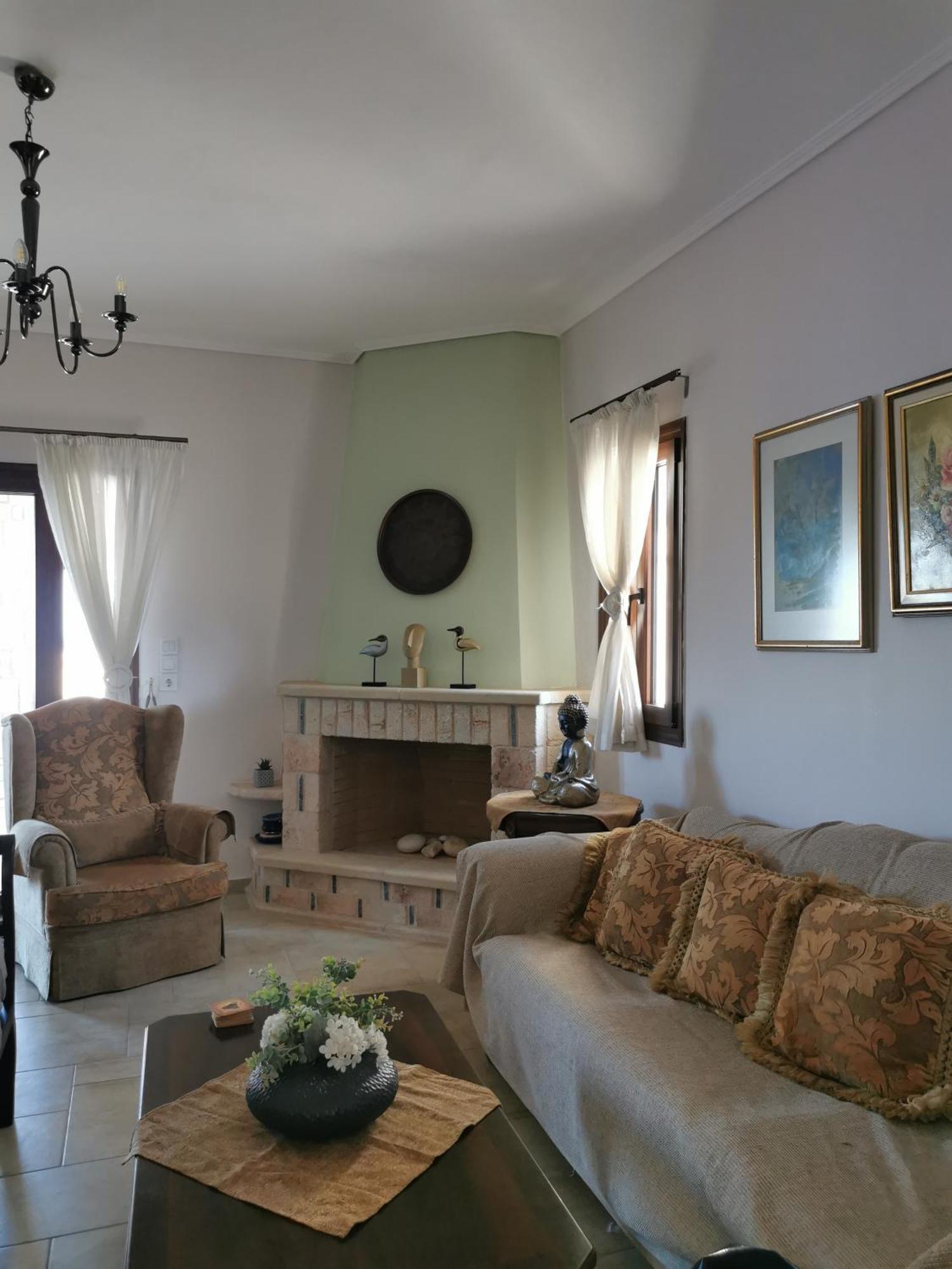 Athevillas Antonis Mina Luaran gambar